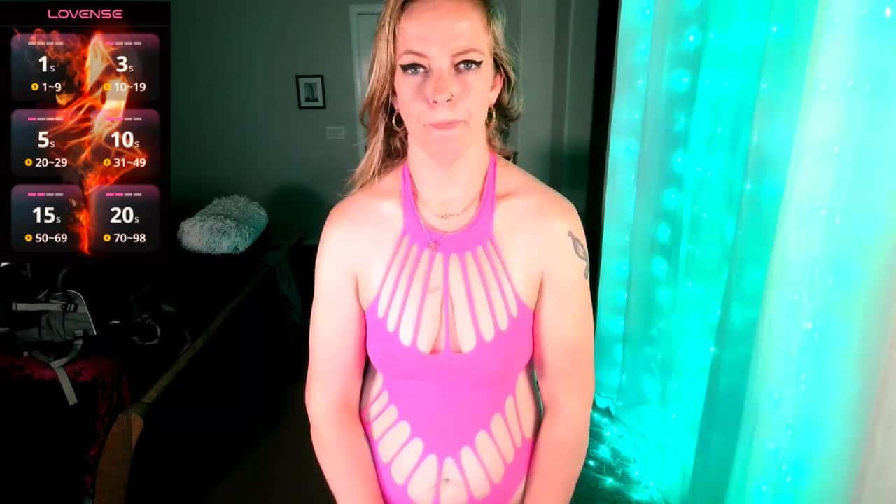 britteebee - Stripchat webcam show • Wednesday, September 3, 2025 #Shower #Flashing #CamelToe